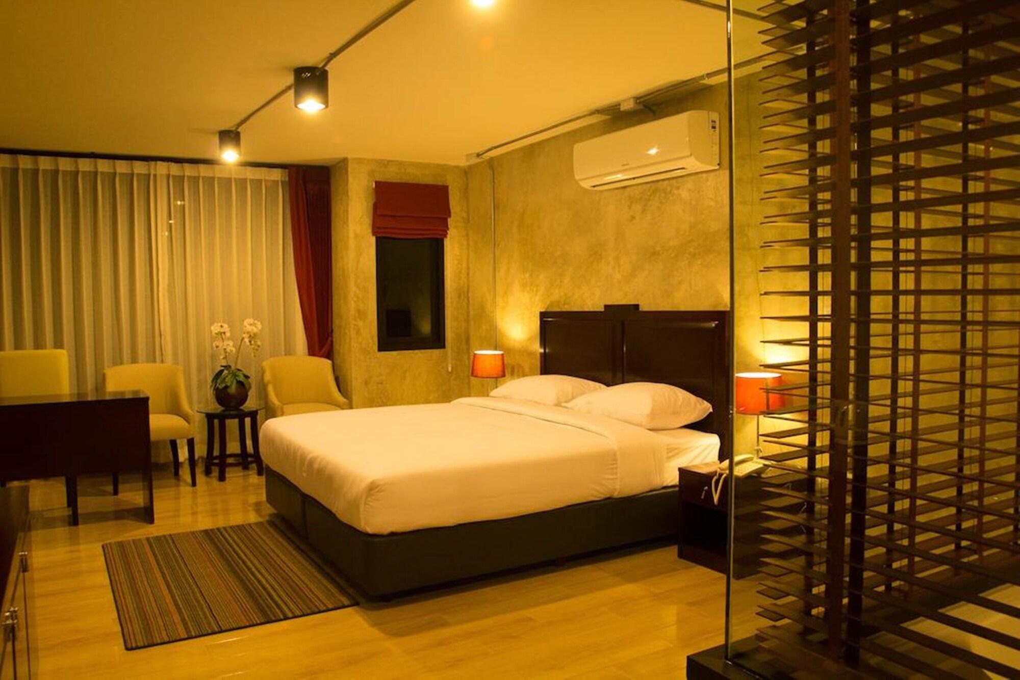 Prestige Chiang Mai Hotel Exterior foto