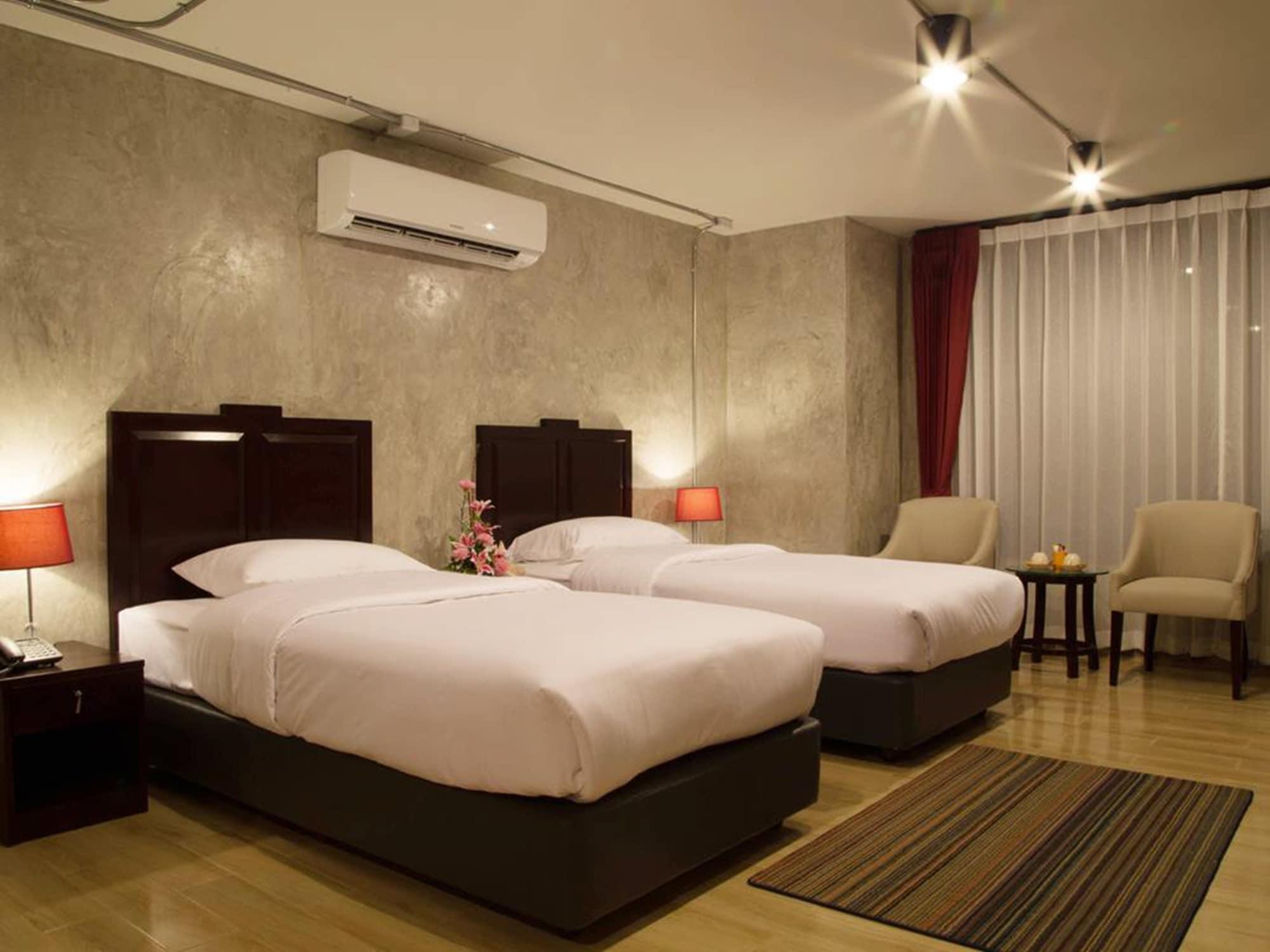 Prestige Chiang Mai Hotel Exterior foto