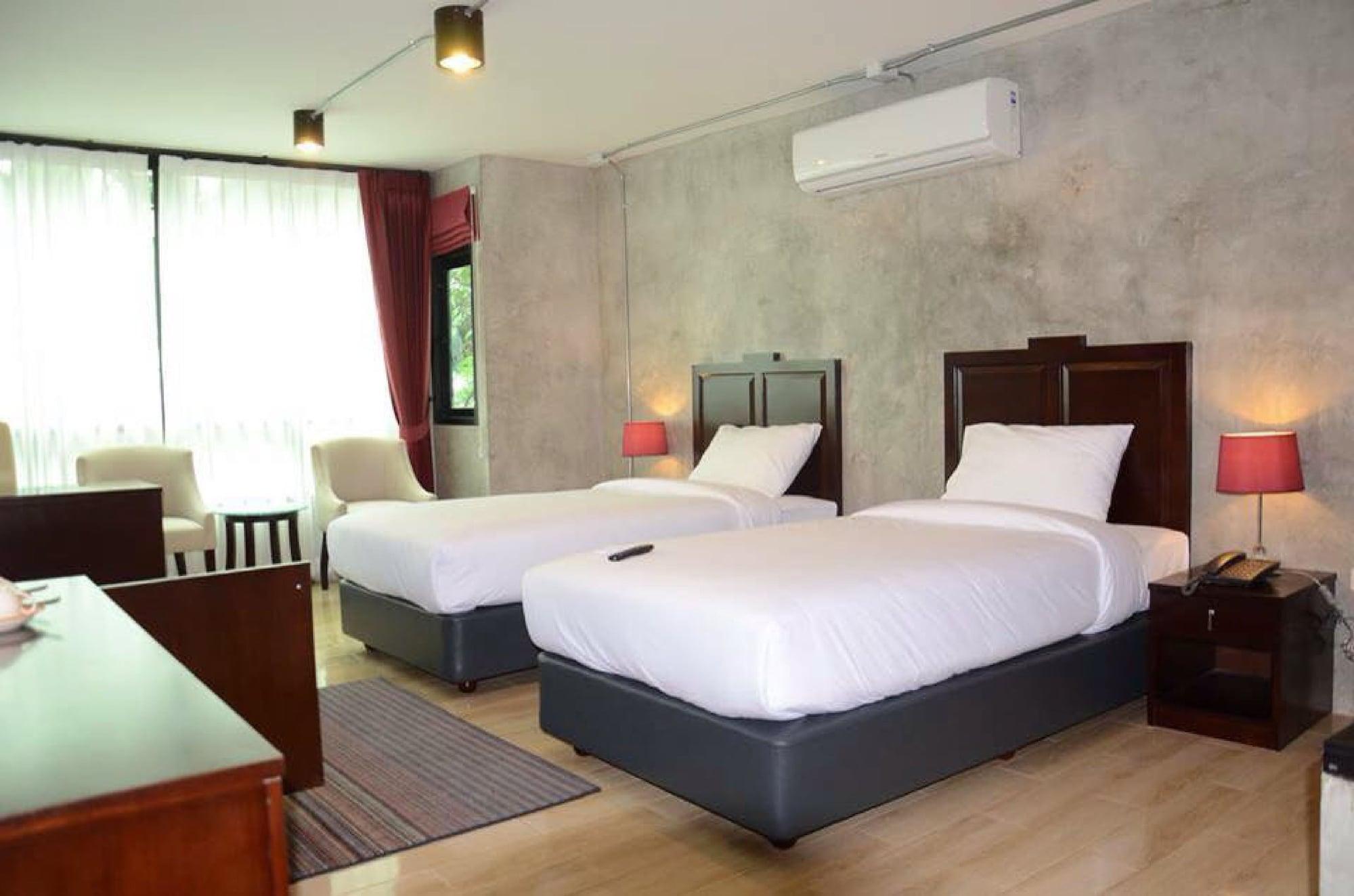 Prestige Chiang Mai Hotel Exterior foto